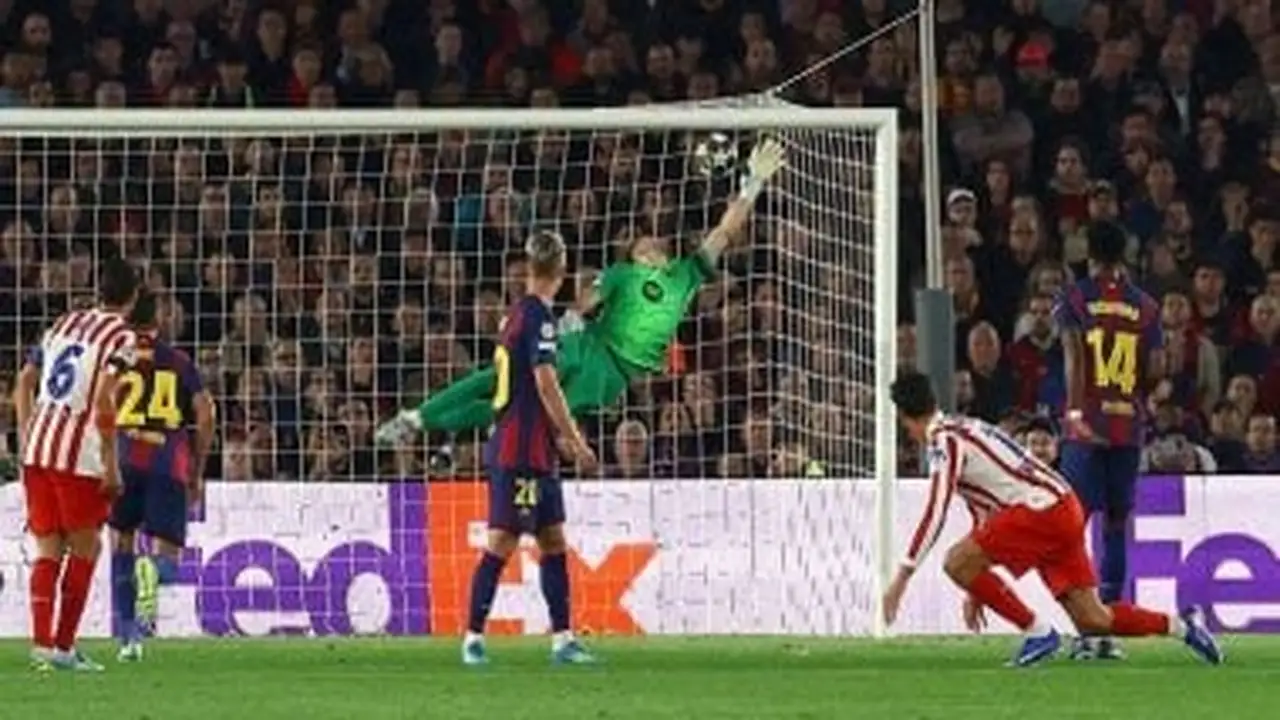 أتلتيكو ضد برشلونة .. 13 لاعباً مهددون قبل قمة اليوم